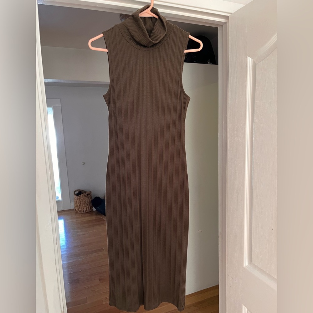 Nine West Sleeveless Olive Maxi Dress